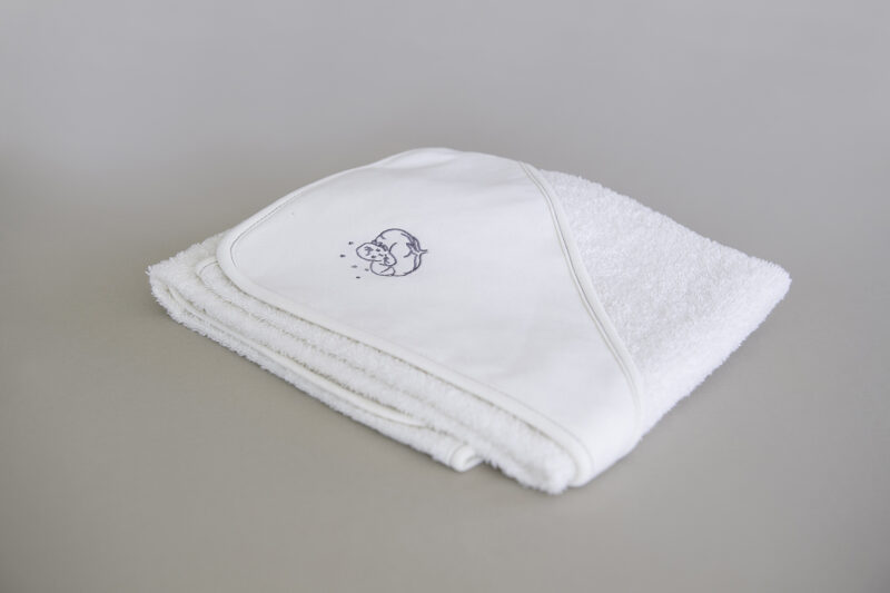 Sortie de bain bébé, serviette capuchon bébé, sortie de bain coton à capuche, serviette nourrisson, vêtements bébé, trousseau naissance, trousseau maternité, valise naissance, valise maternité, coffrets naissance, coffrets maternité coffrets cadeau naissance
