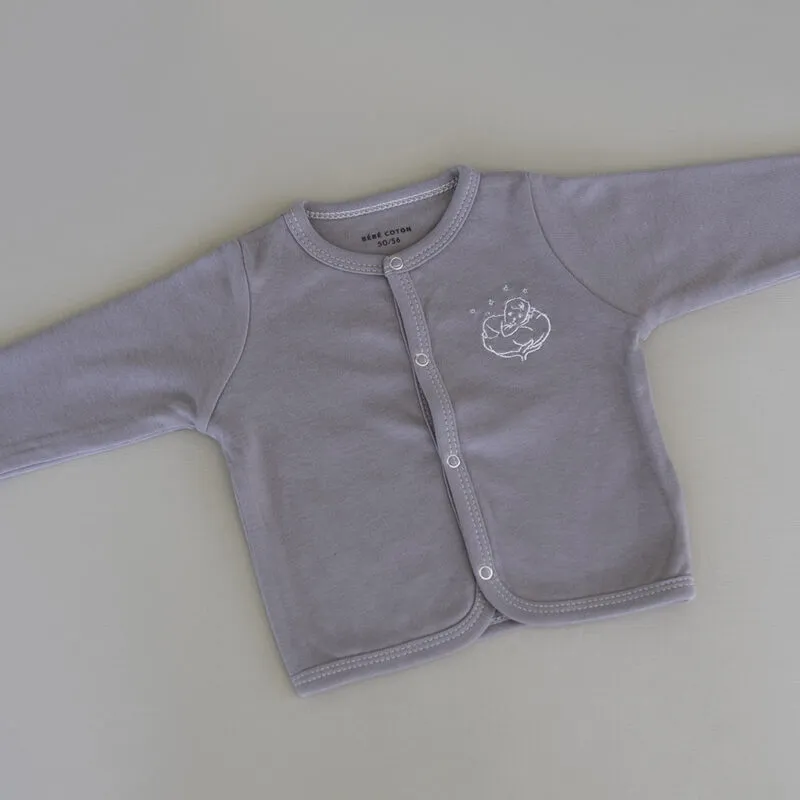 Gilet bébé coton gris violine à pressions avec le logo Bébé Coton brodé
